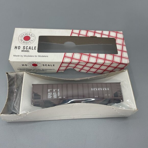 Stewart Hobbies HO Seaboard SAL40215 70 Ton 14 Panel Triple Hopper Train Car Kit - Picture 2 of 7